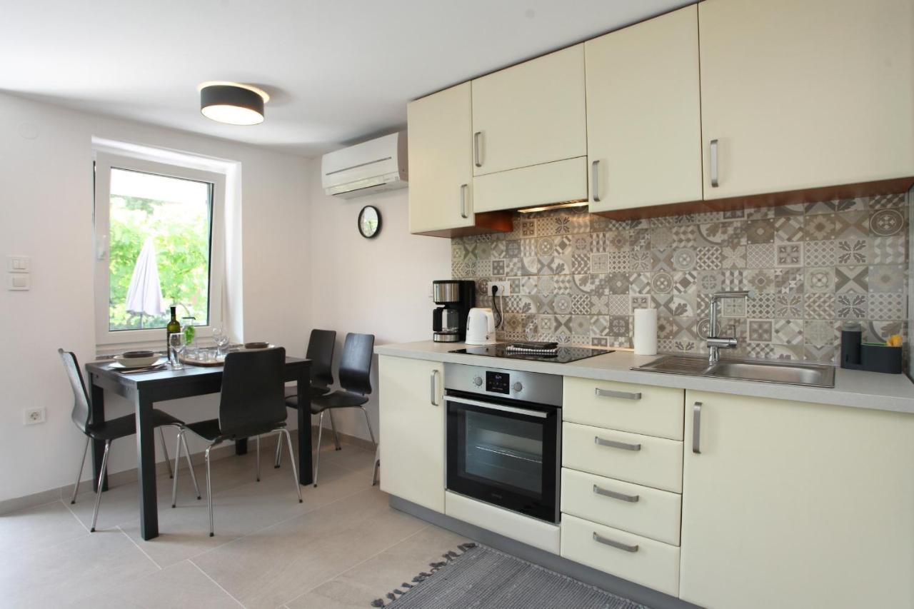 Modern Apartment Parenzana Izma ปอร์โตรอซ ภายนอก รูปภาพ