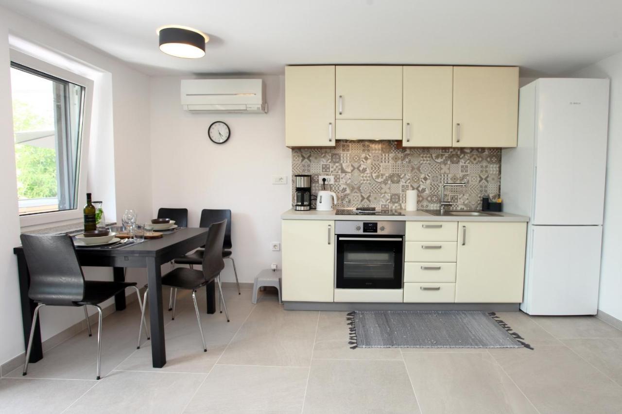 Modern Apartment Parenzana Izma ปอร์โตรอซ ภายนอก รูปภาพ