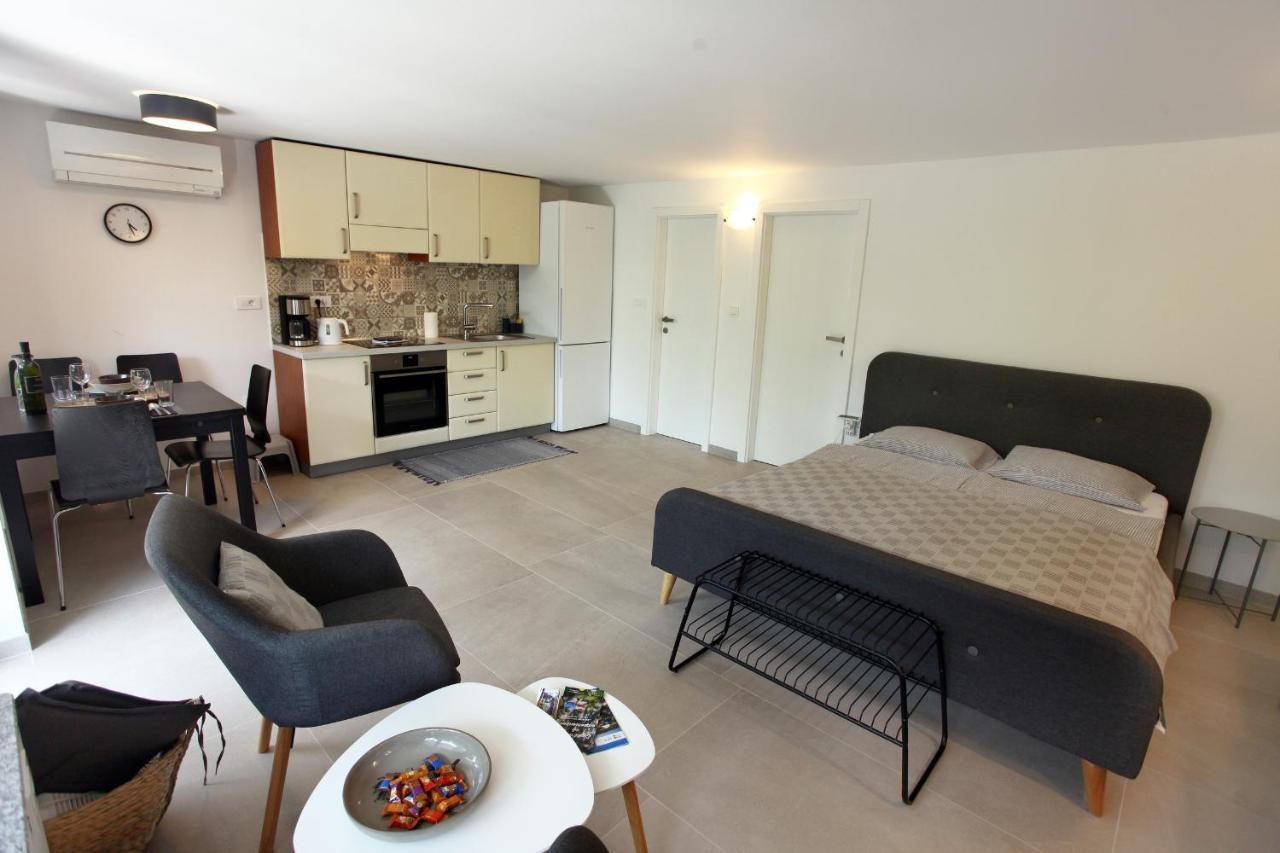 Modern Apartment Parenzana Izma ปอร์โตรอซ ภายนอก รูปภาพ
