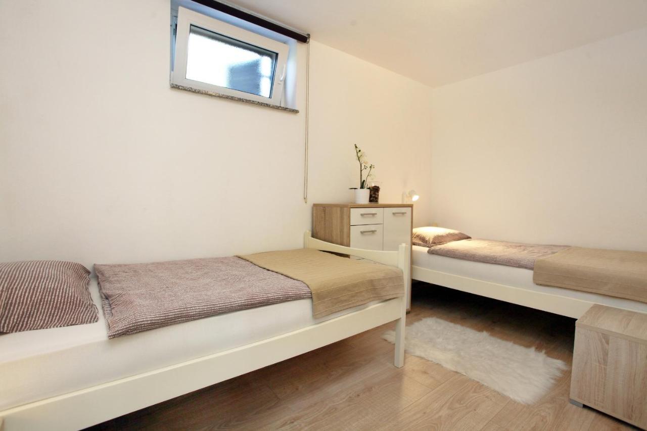 Modern Apartment Parenzana Izma ปอร์โตรอซ ภายนอก รูปภาพ